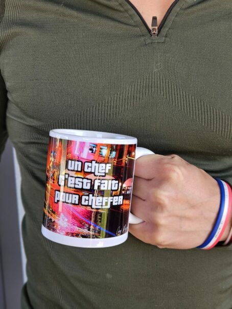 TASSE "UN CHEF C'EST FAIT POUR CHEFFER"orange – Image 2