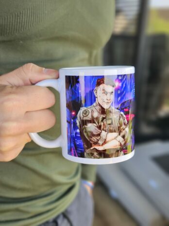 TASSE “UN CHEF C’EST FAIT POUR CHEFFER” bleu et violet