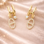 Boucles d’oreilles créoles dorées avec pendentif cristal | KF Forever