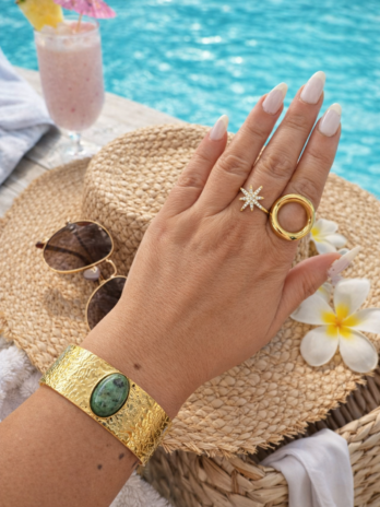 Bracelet manchette Athéna doré avec pierre naturelle