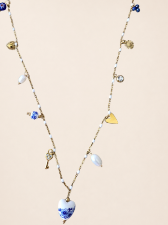 Collier sautoir LOUNA porcelaine et breloques coeurs