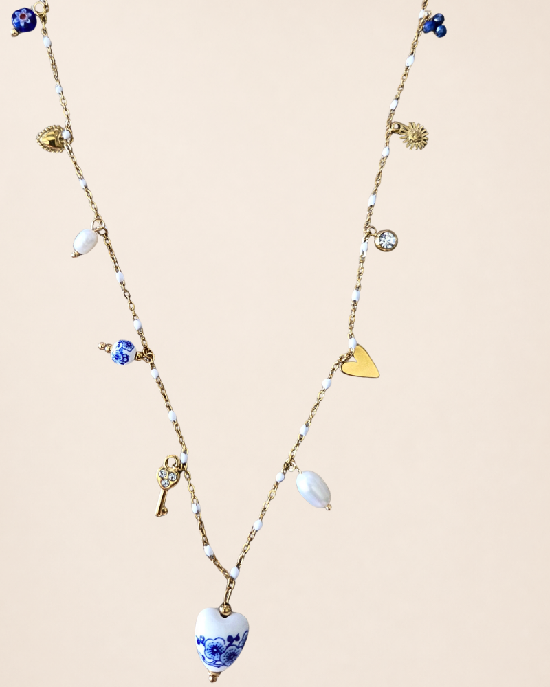 Collier sautoir LOUNA porcelaine et breloques coeurs – Image 3
